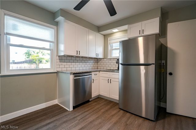 395 E 324th Street, Willowick, OH 44095