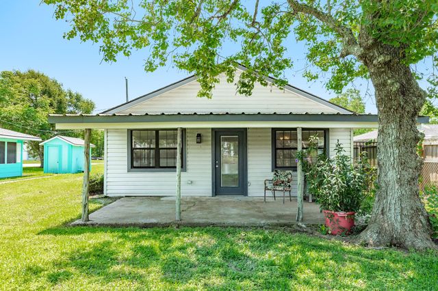 123 County Road 458d Drive, Angleton, TX 77515