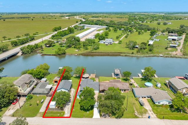 123 County Road 458d Drive, Angleton, TX 77515