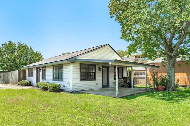 123 County Road 458d Drive, Angleton, TX 77515