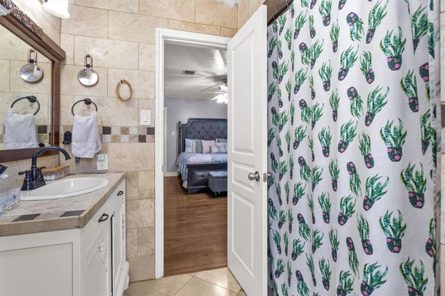 15010 Falling Creek Drive, Houston, TX 77068