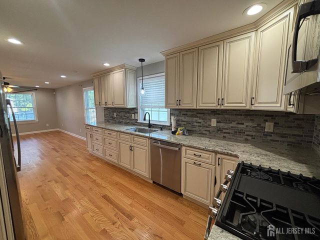 800 Drake Avenue, Middlesex, NJ 08846
