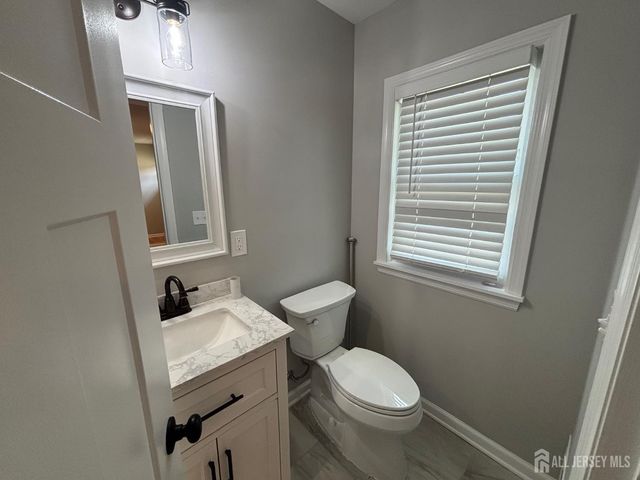 800 Drake Avenue, Middlesex, NJ 08846
