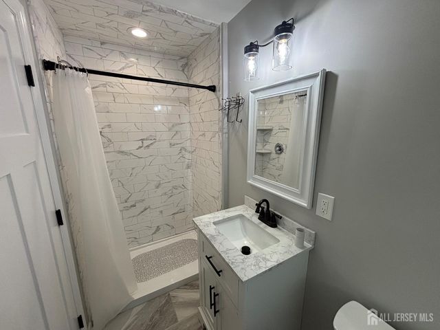 800 Drake Avenue, Middlesex, NJ 08846