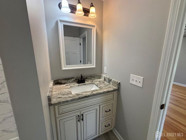 800 Drake Avenue, Middlesex, NJ 08846