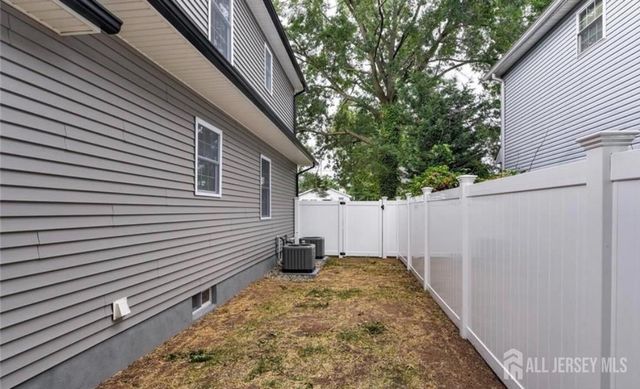800 Drake Avenue, Middlesex, NJ 08846