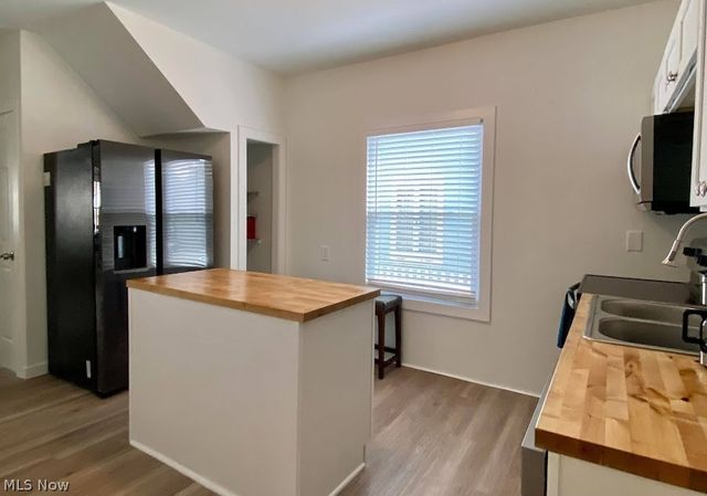 3909 Memphis Avenue, Cleveland, OH 44109