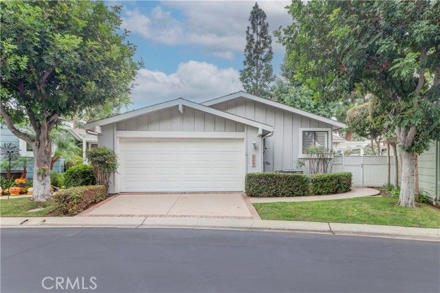 2509 View Lake, Santa Ana, CA 92705