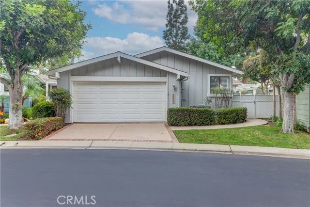 2509 View Lake, Santa Ana, CA 92705