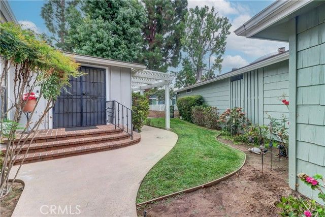 2509 View Lake, Santa Ana, CA 92705