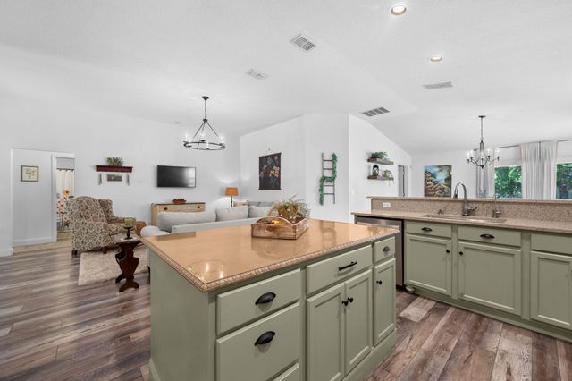 172 Silver Glen Ave, St Augustine, FL 32092