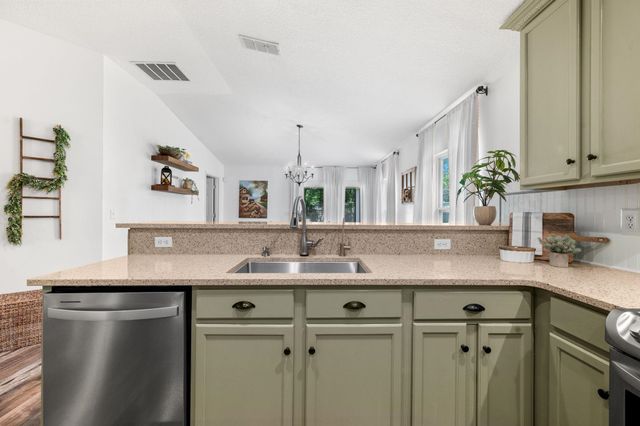 172 Silver Glen Ave, St Augustine, FL 32092