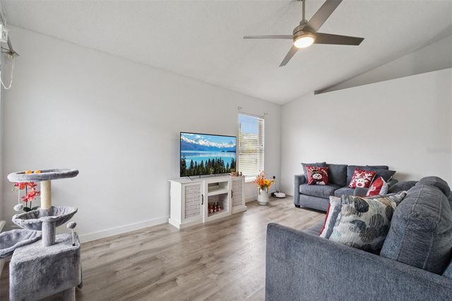 2409 LINCOLNSHIRE COURT, Kissimmee, FL 34743