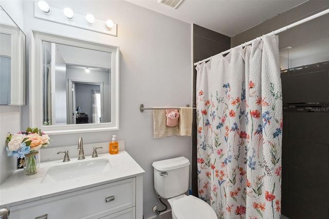 2409 LINCOLNSHIRE COURT, Kissimmee, FL 34743