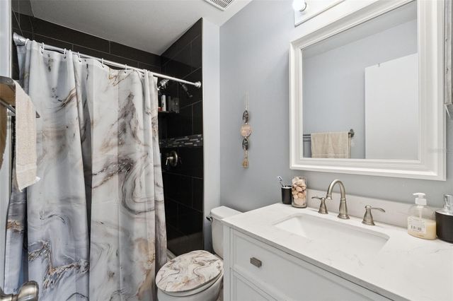 2409 LINCOLNSHIRE COURT, Kissimmee, FL 34743