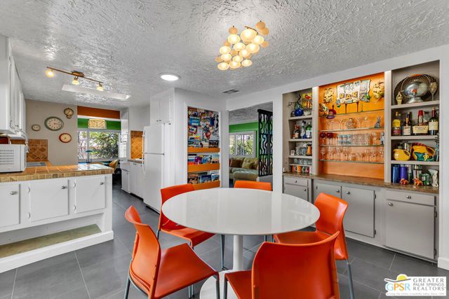 603 Cameo, Palm Springs, CA 92264