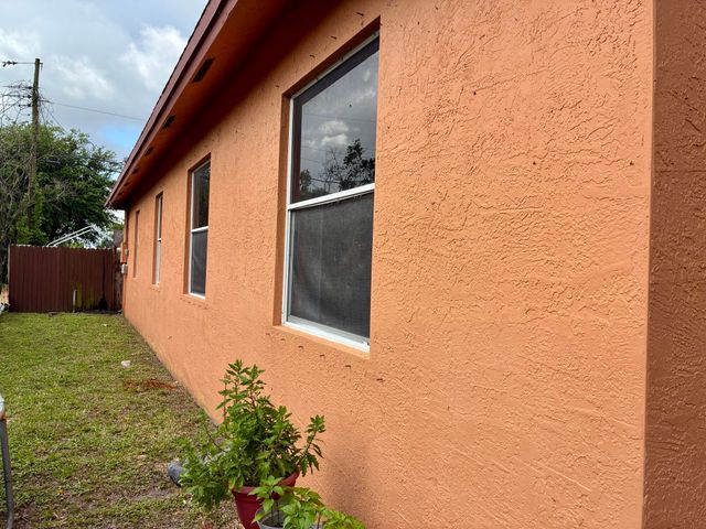 2200 NW 5th Street, Pompano Beach, FL 33069