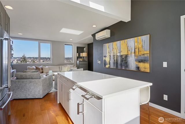 1230 W Emerson Street, Seattle, WA 98119