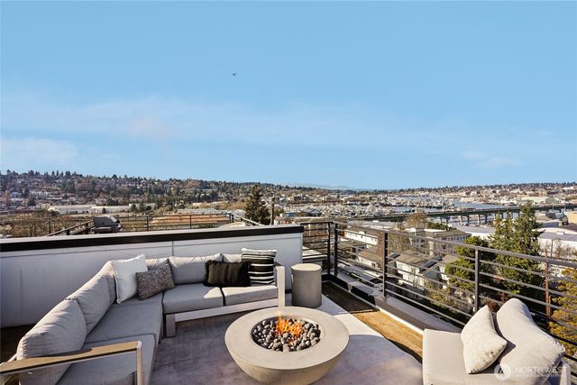 1230 W Emerson Street, Seattle, WA 98119