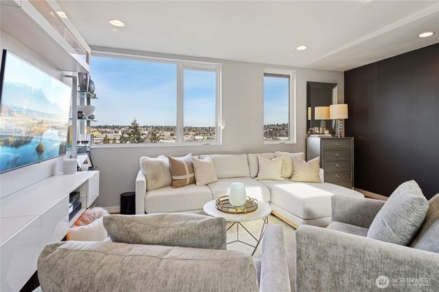 1230 W Emerson Street, Seattle, WA 98119