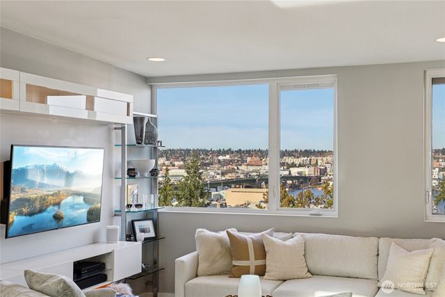 1230 W Emerson Street, Seattle, WA 98119