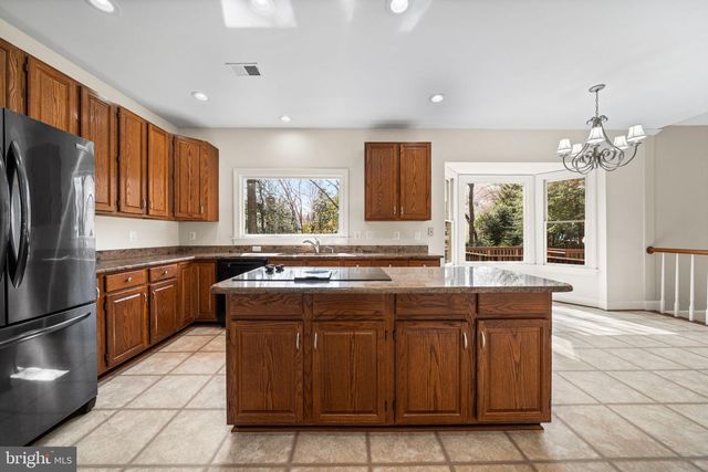 9321 HALLSTON CT, Fairfax Station, VA 22039