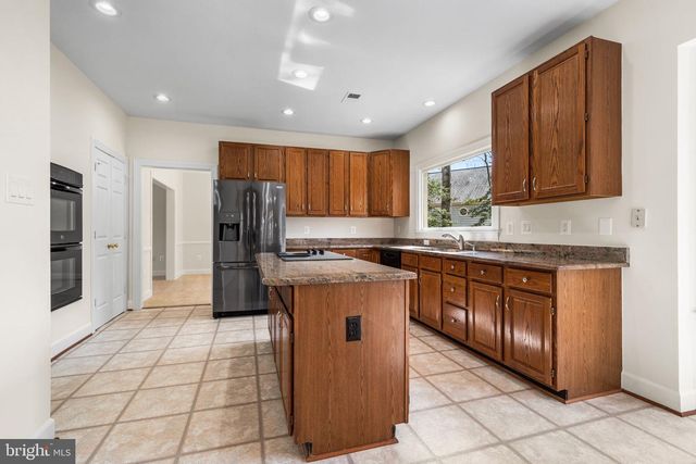 9321 HALLSTON CT, Fairfax Station, VA 22039