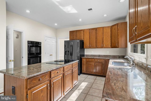 9321 HALLSTON CT, Fairfax Station, VA 22039