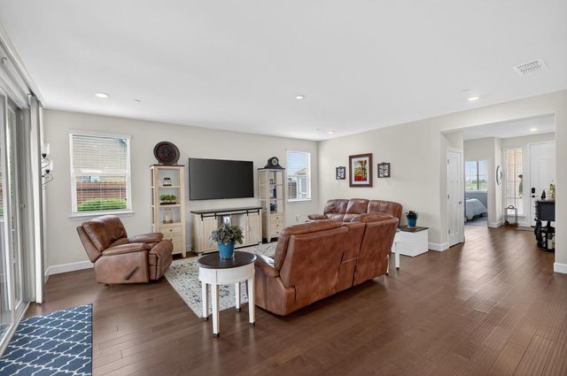 9331 Coral Bell Way, Sacramento, CA 95829