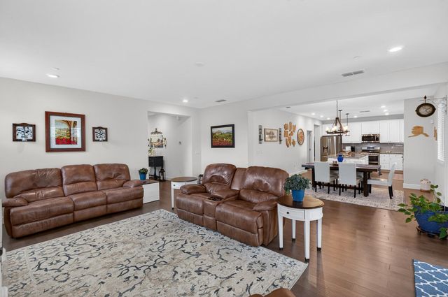 9331 Coral Bell Way, Sacramento, CA 95829