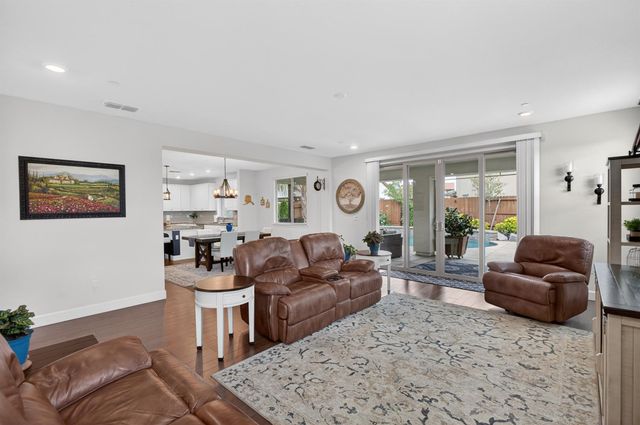 9331 Coral Bell Way, Sacramento, CA 95829