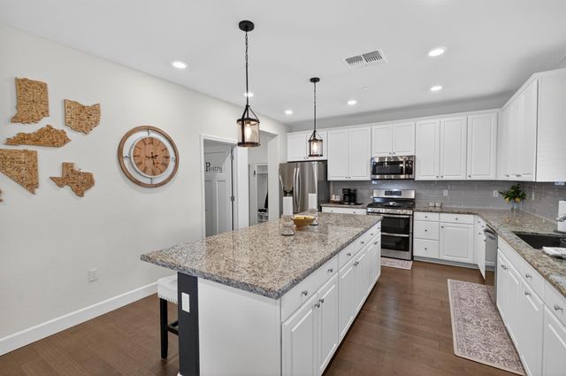 9331 Coral Bell Way, Sacramento, CA 95829