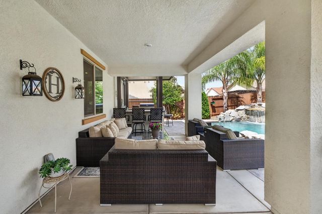 9331 Coral Bell Way, Sacramento, CA 95829