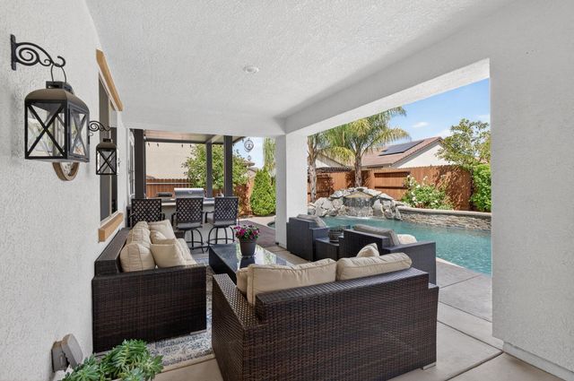 9331 Coral Bell Way, Sacramento, CA 95829