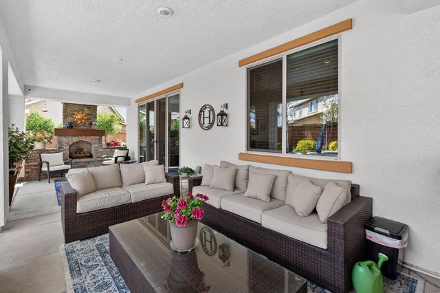 9331 Coral Bell Way, Sacramento, CA 95829