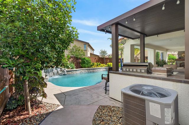 9331 Coral Bell Way, Sacramento, CA 95829