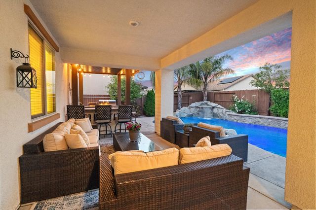 9331 Coral Bell Way, Sacramento, CA 95829