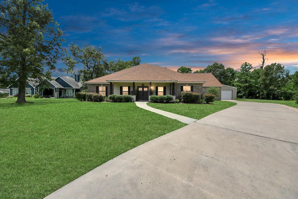 6319 Nowlin Drive, Baytown, TX 77521