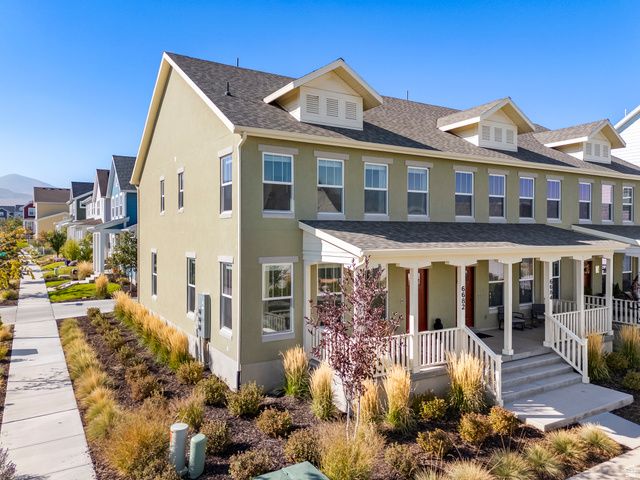 6682 W LEANDER DR, South Jordan, UT 84009