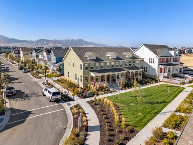 6682 W LEANDER DR, South Jordan, UT 84009