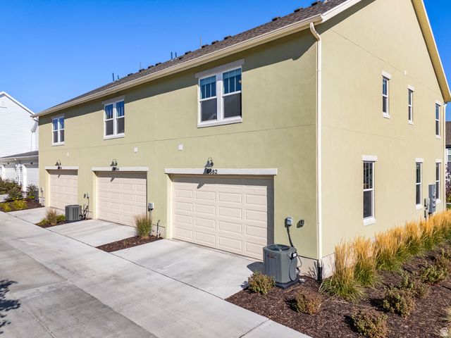 6682 W LEANDER DR, South Jordan, UT 84009