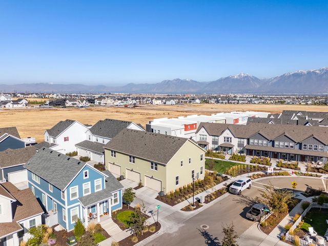 6682 W LEANDER DR, South Jordan, UT 84009