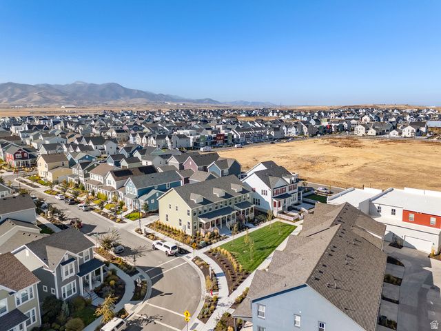 6682 W LEANDER DR, South Jordan, UT 84009