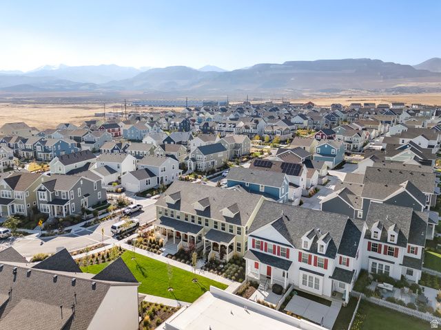 6682 W LEANDER DR, South Jordan, UT 84009