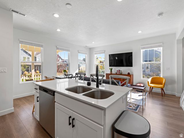 6682 W LEANDER DR, South Jordan, UT 84009