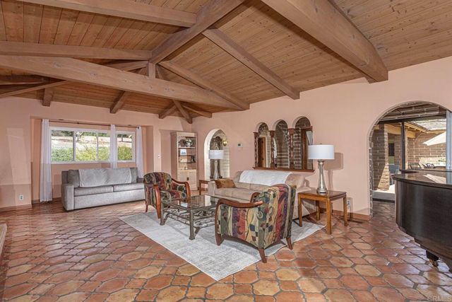 6678 Las Colinas, Rancho Santa Fe, CA 92067