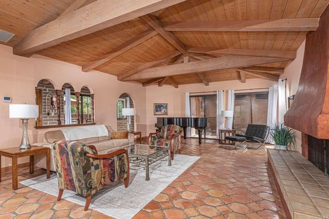 6678 Las Colinas, Rancho Santa Fe, CA 92067