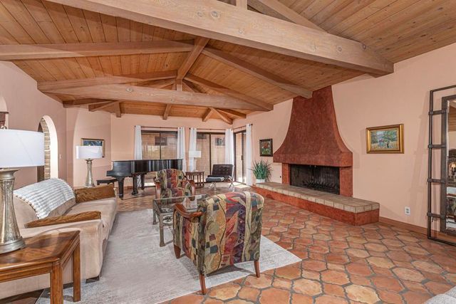 6678 Las Colinas, Rancho Santa Fe, CA 92067