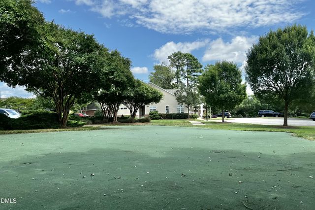 2521 Friedland Place 201, Raleigh, NC 27617