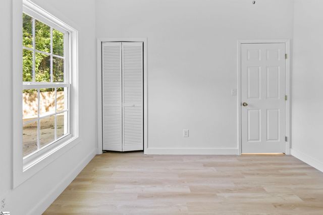 802 W Hampton Street, Laurens, SC 29360